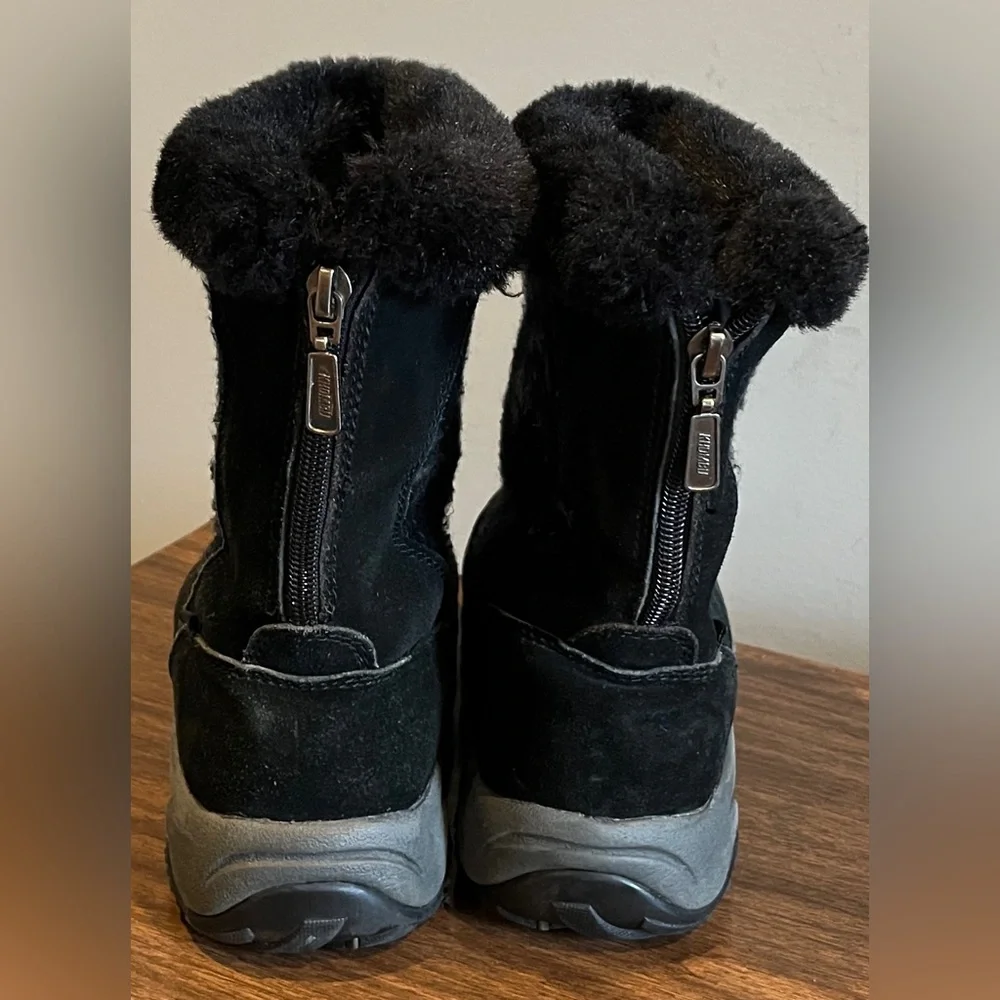 Khombu Black Suede and Knit Faux Fur Winter Boots, Size 7